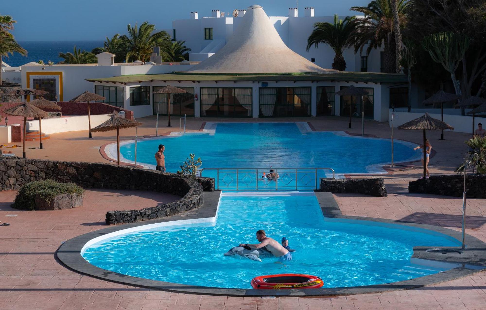 Luxury Apartamento Luz De Mar Complejo Playa Roca Costa Teguise Buitenkant foto